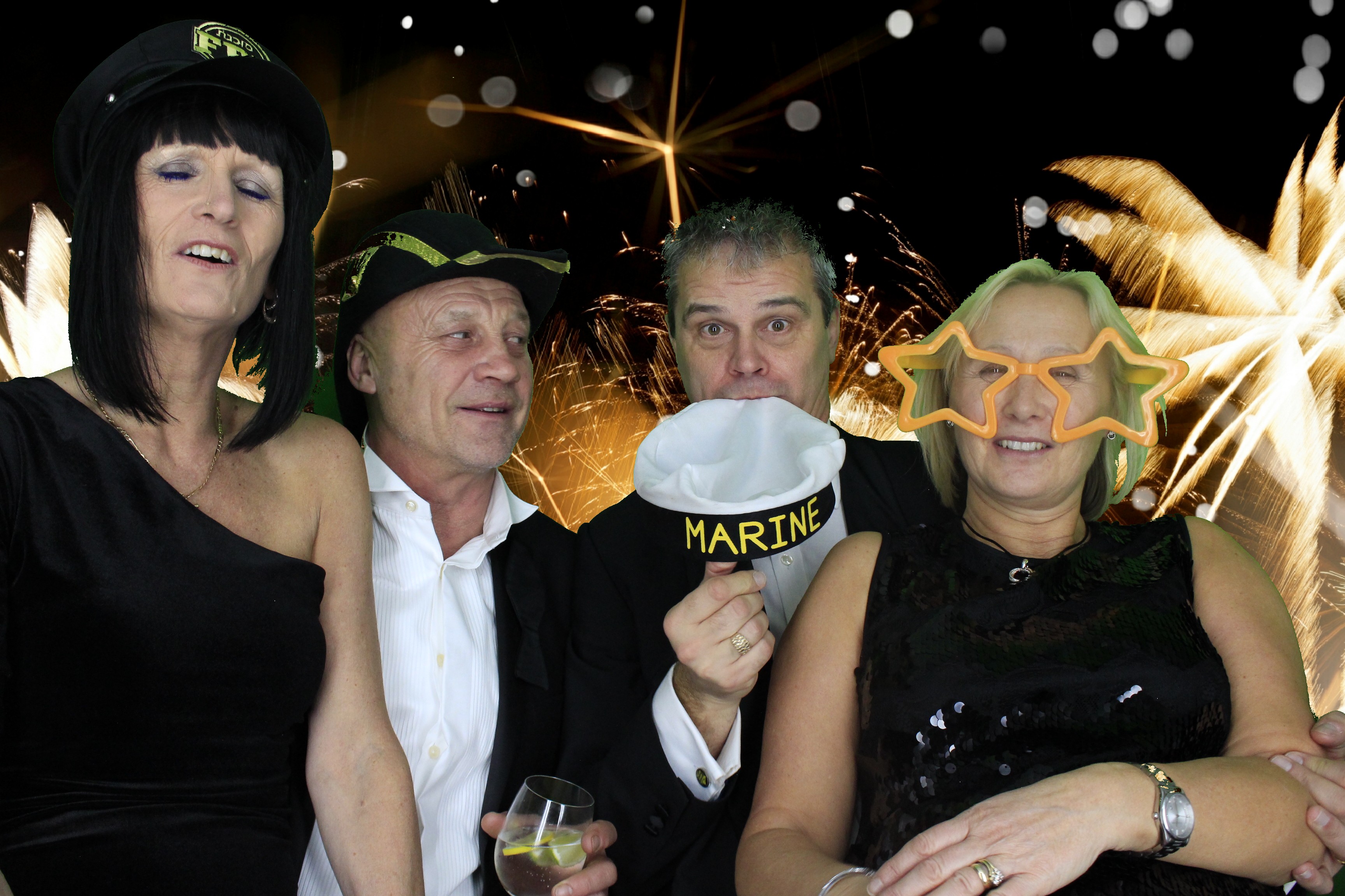 New Years Eve Party Silvermere | View more photos from the event at gallery.myphotoboothexperience.co.uk/u/MyPhotoBoothExperienceLtd/New-Years-Eve-Party-Silvermere